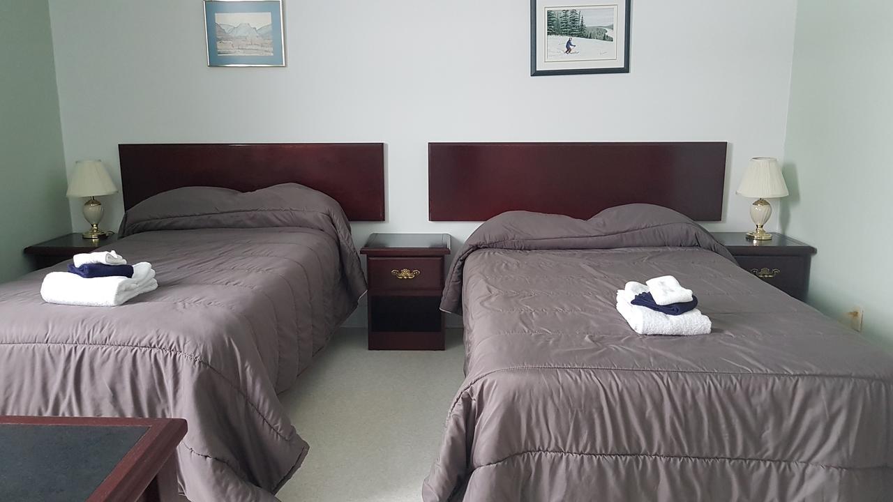 Domaine St-Viateur Hostel Amos Ngoại thất bức ảnh