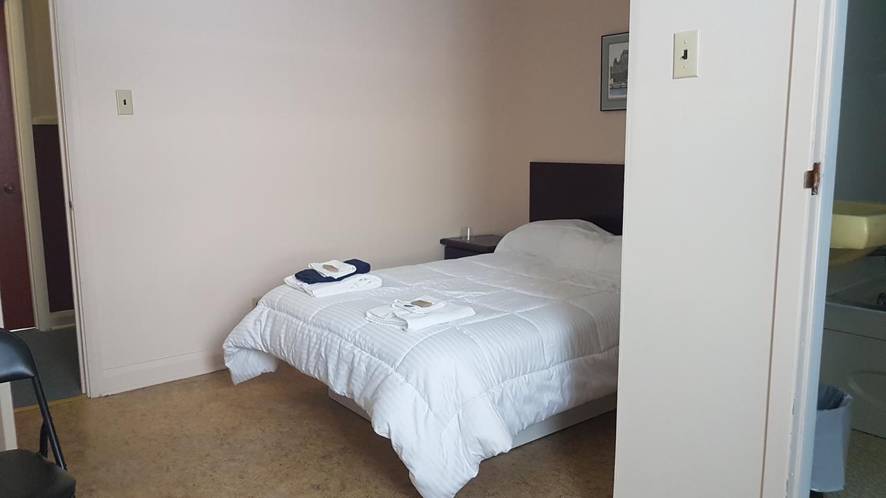 Domaine St-Viateur Hostel Amos Ngoại thất bức ảnh