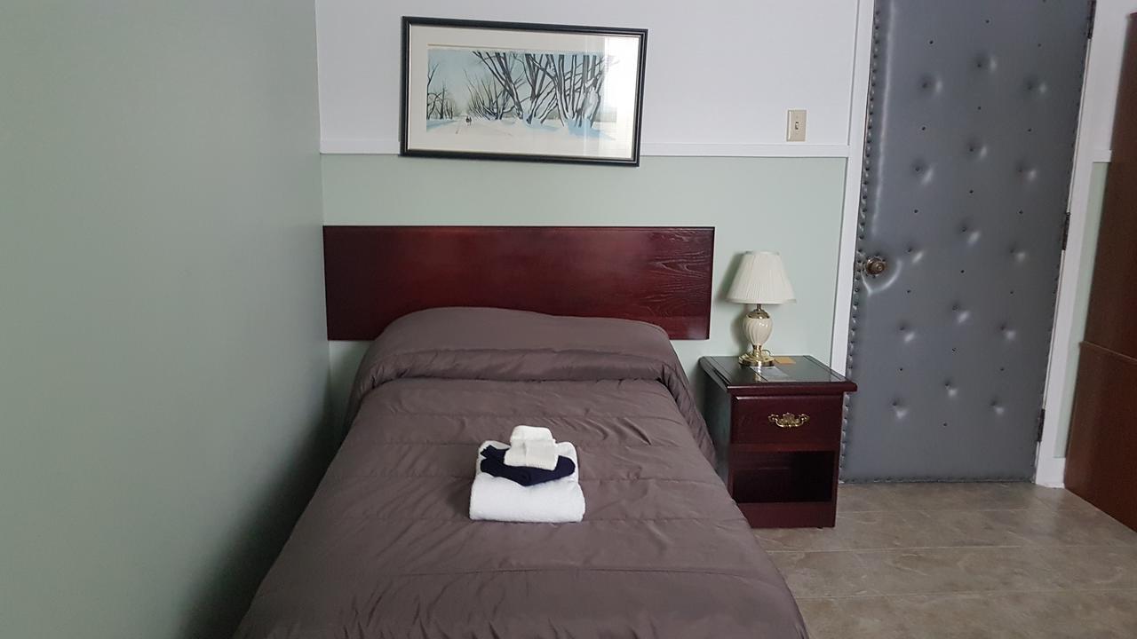 Domaine St-Viateur Hostel Amos Ngoại thất bức ảnh